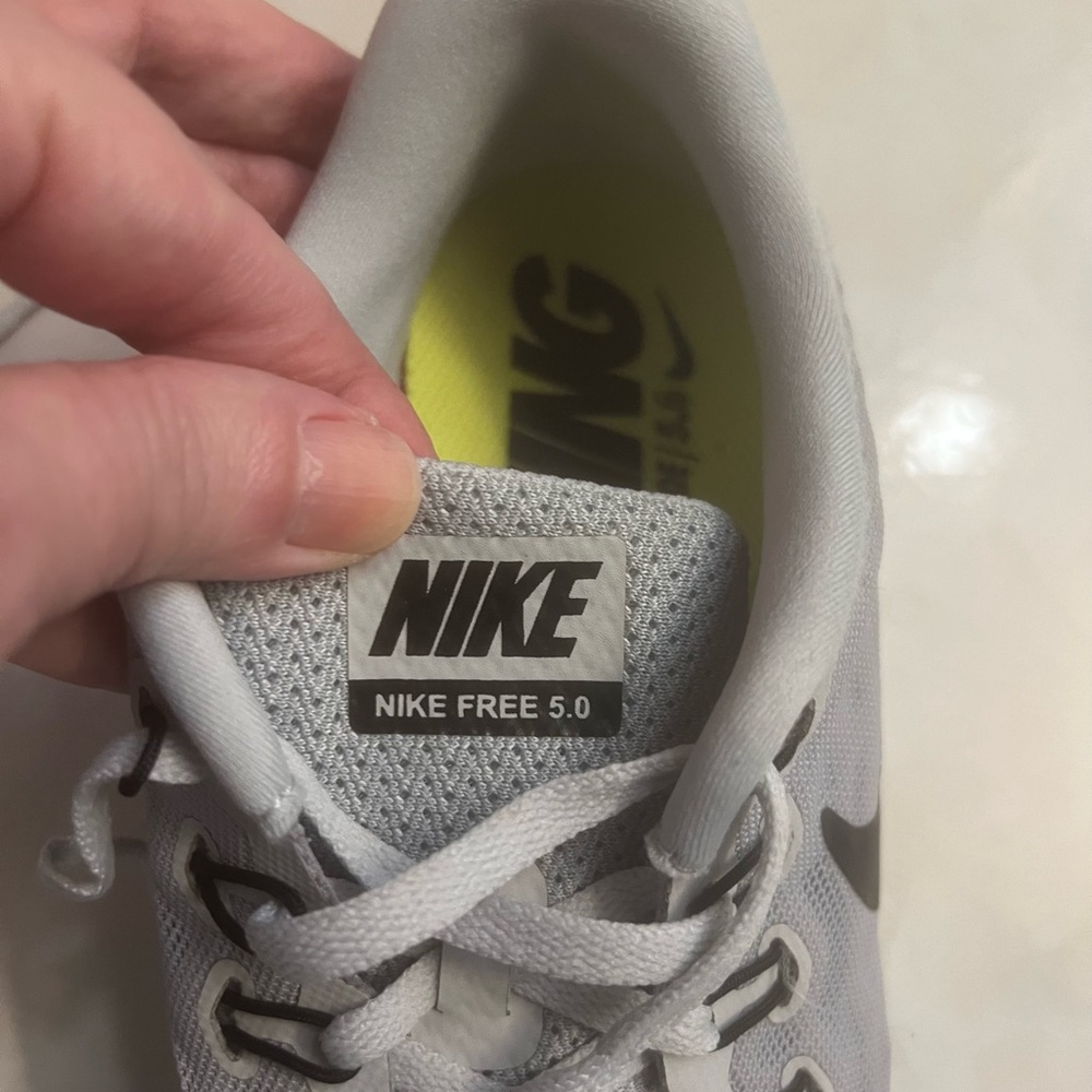 Nike Free Running Barefoot Ride 5.0 Women’s Gray with Black Sneakers - Picture 7 of 9
